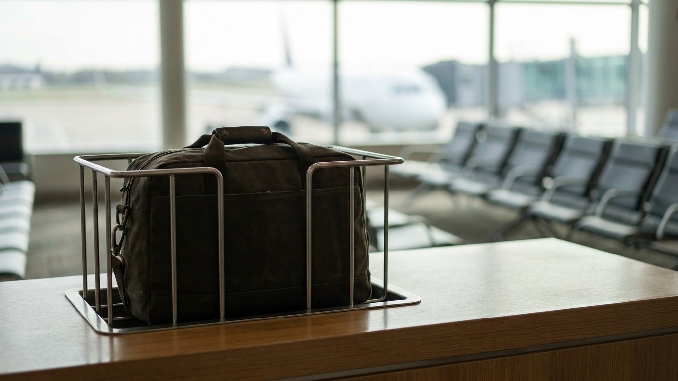 Fini le bagage cabine facturé au dernier moment devant l'avion : depuis ce changement, un seul format reste compris dans l...